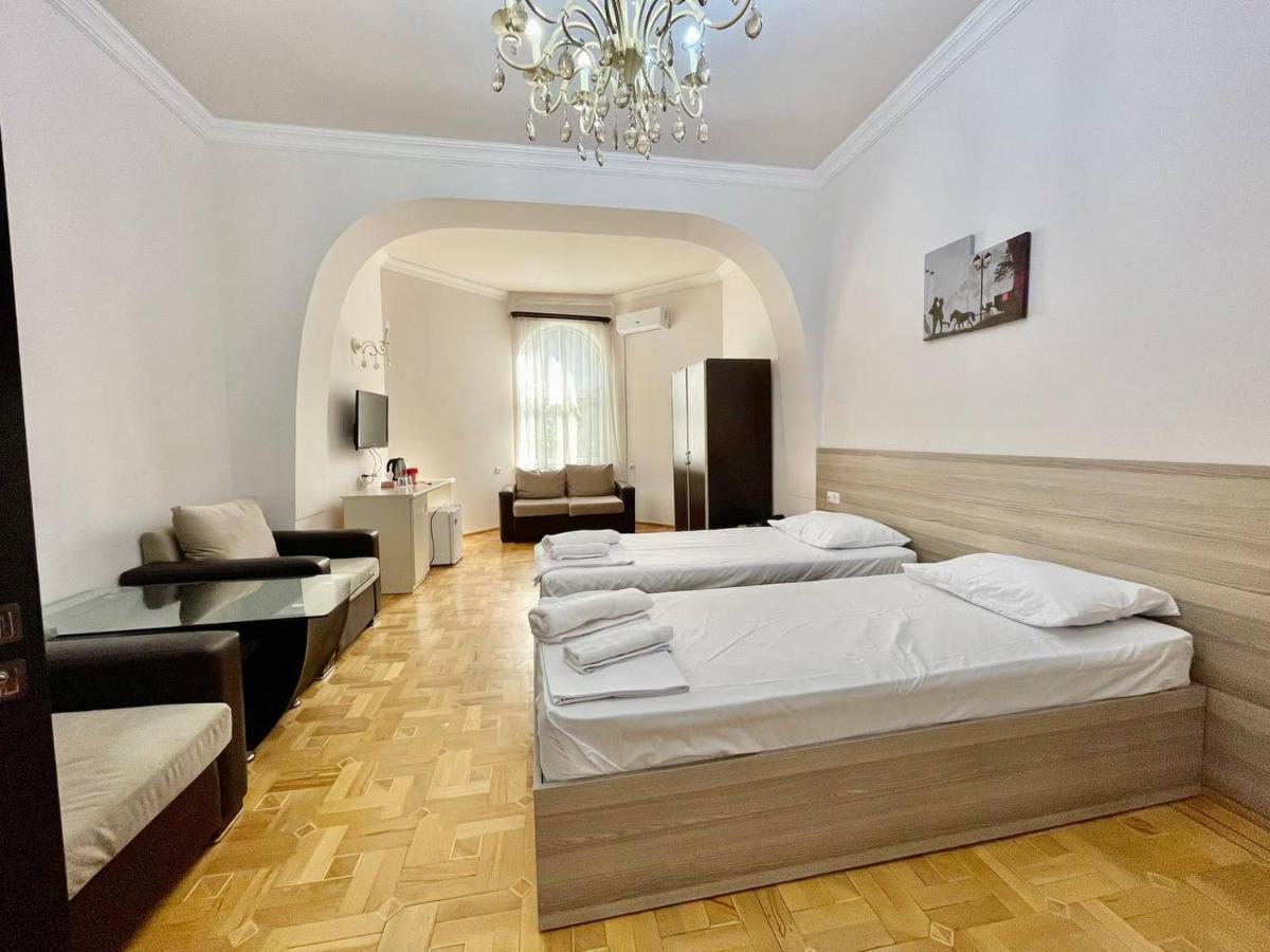 Olive Hotel Jerevan Exteriör bild