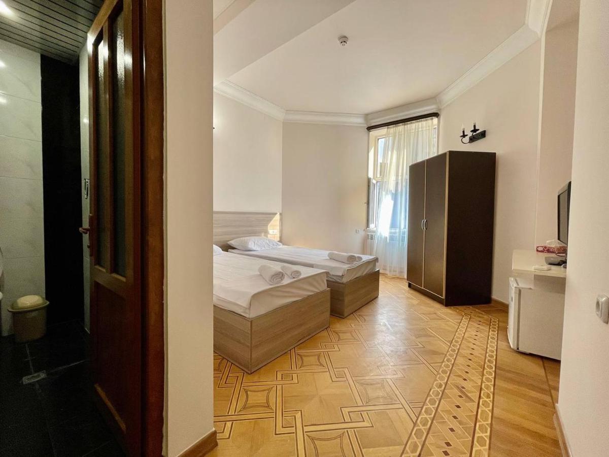 Olive Hotel Jerevan Exteriör bild