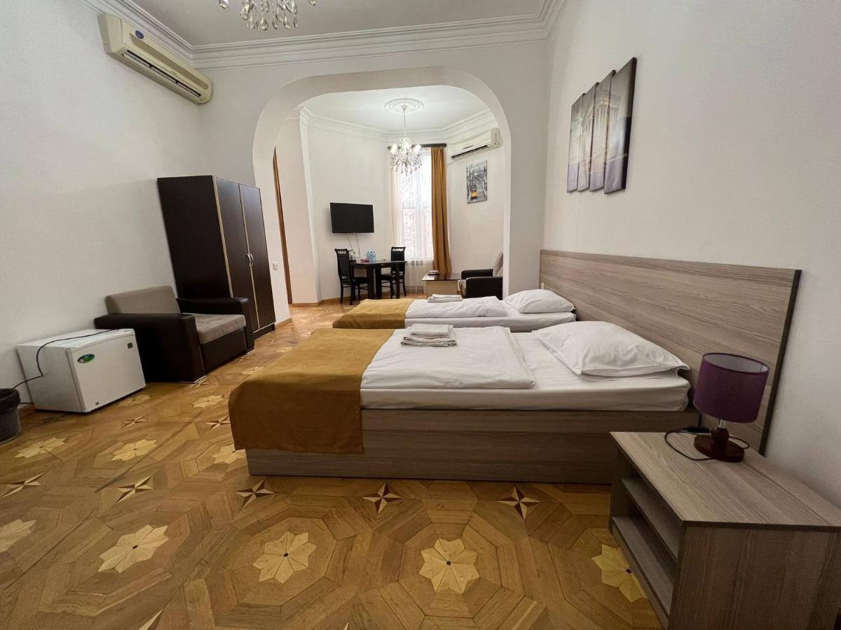 Olive Hotel Jerevan Exteriör bild