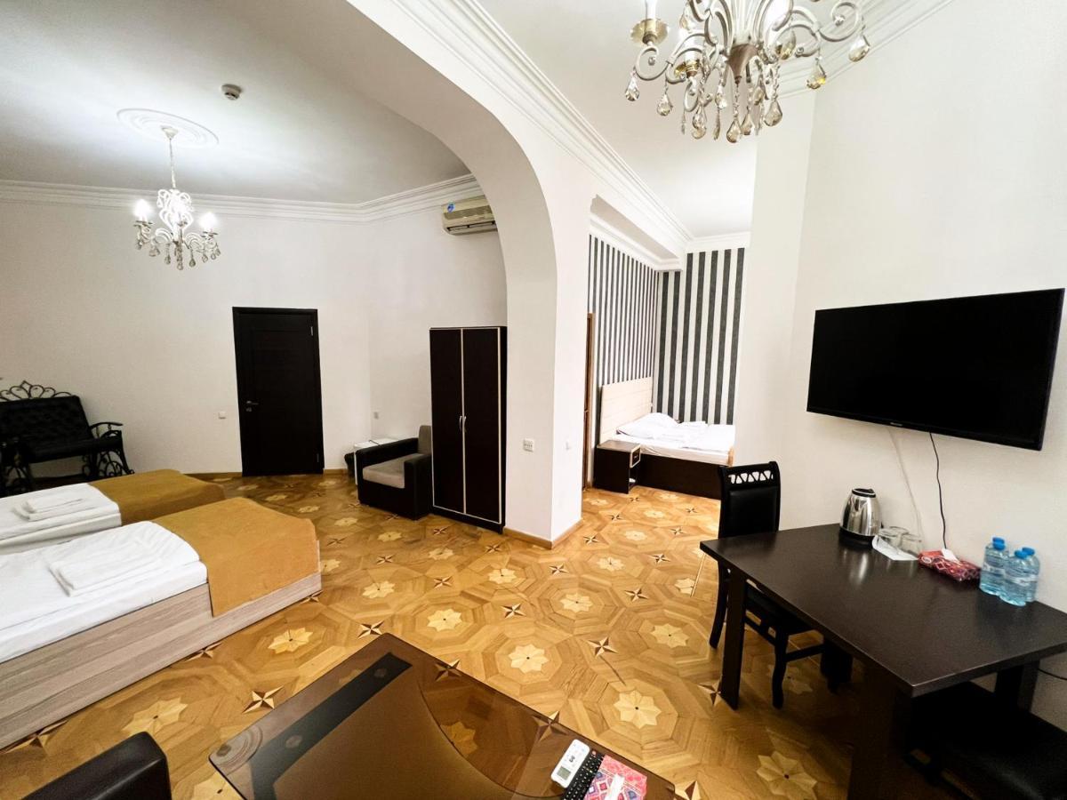 Olive Hotel Jerevan Exteriör bild