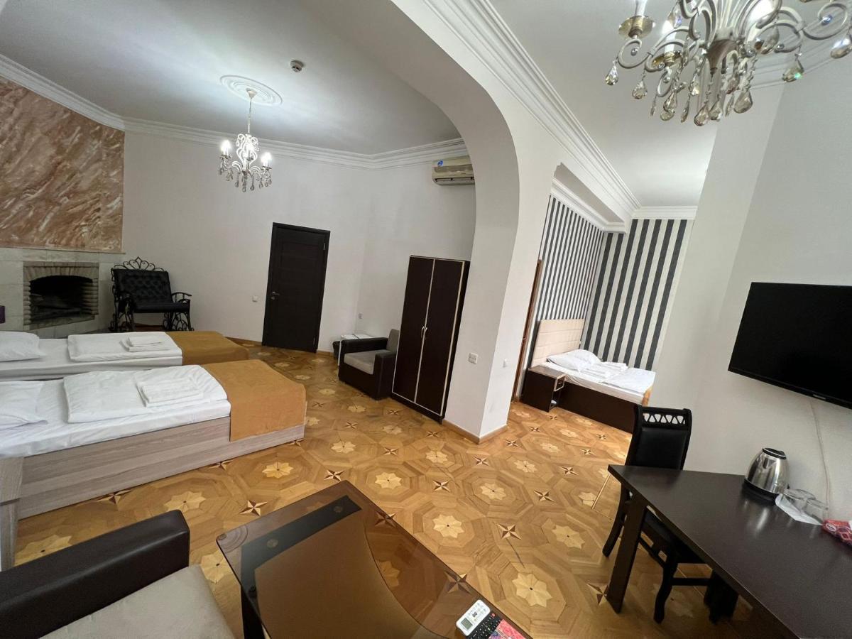 Olive Hotel Jerevan Exteriör bild