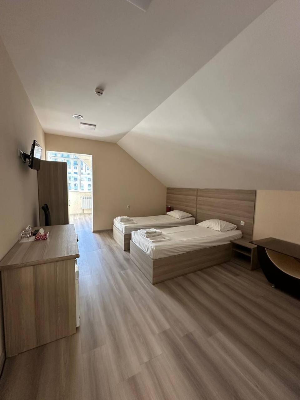 Olive Hotel Jerevan Exteriör bild
