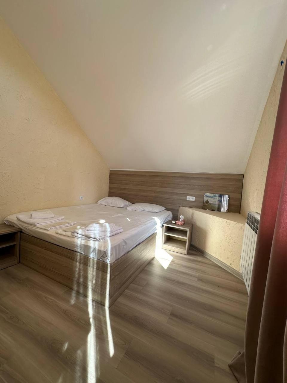 Olive Hotel Jerevan Exteriör bild